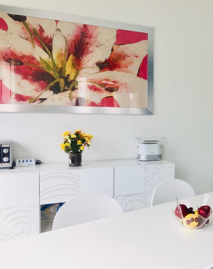 Azzurra Apartment Salo Bagian luar foto